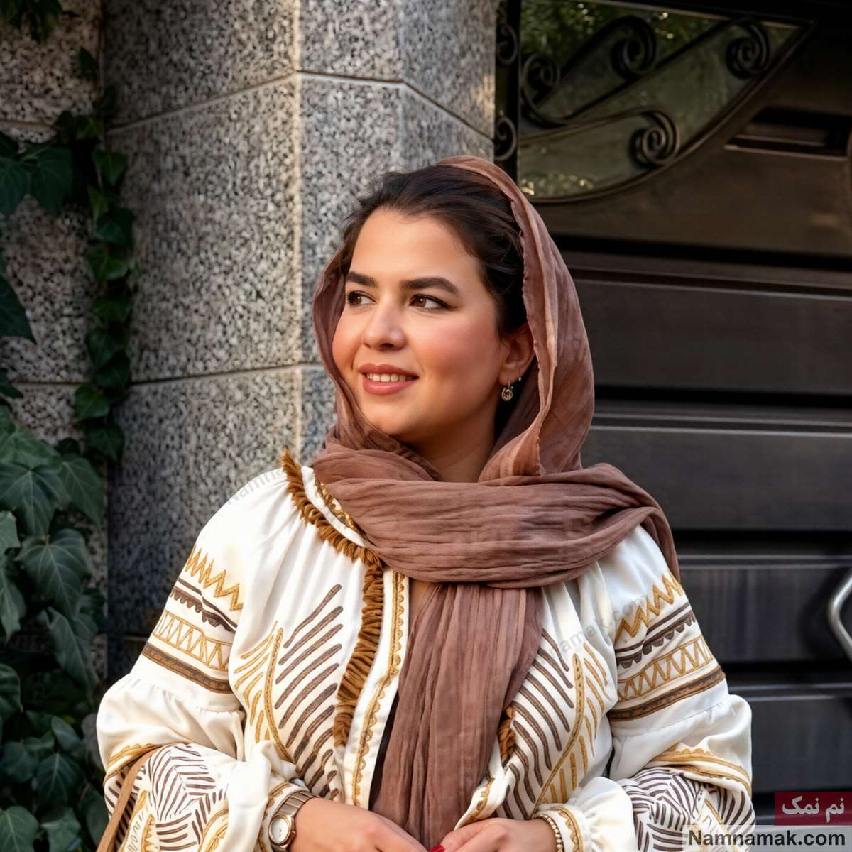 بیوگرافی بازیگران سریال دیار مادری فریناز شیرخانلو