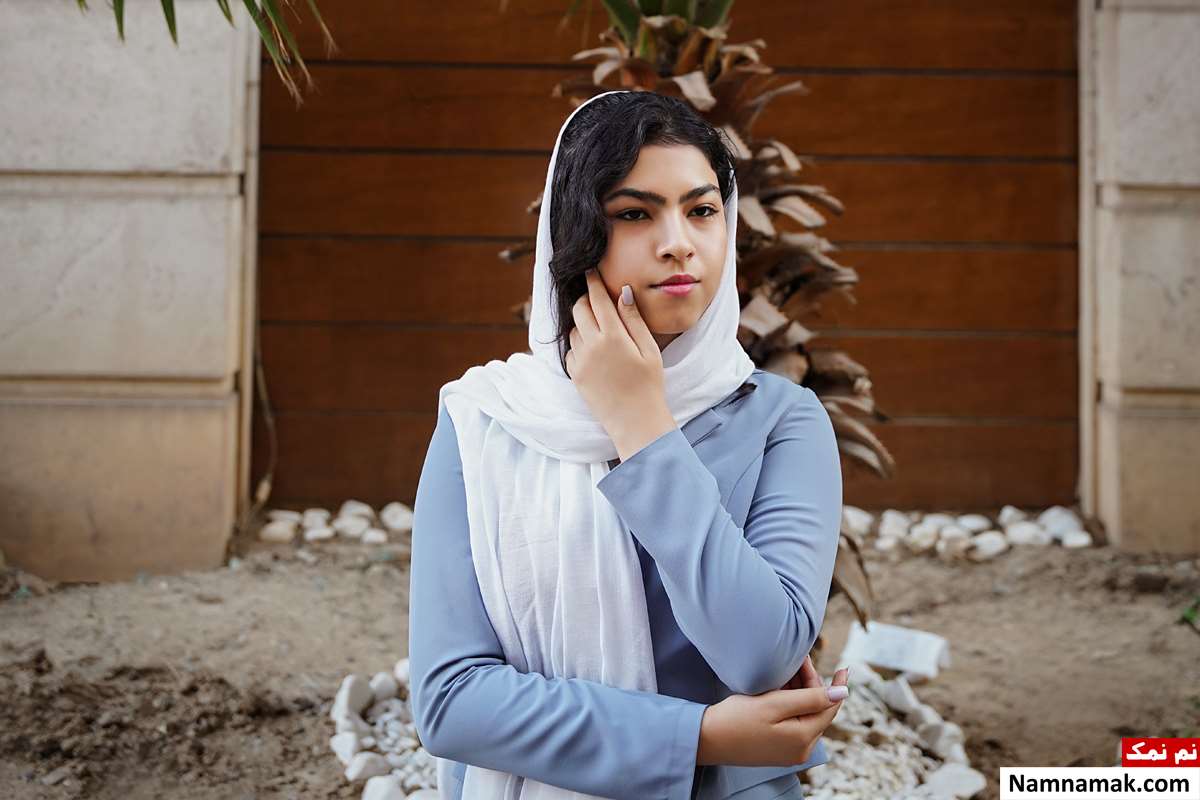 زندگینامه هستی مقدم بازیگر