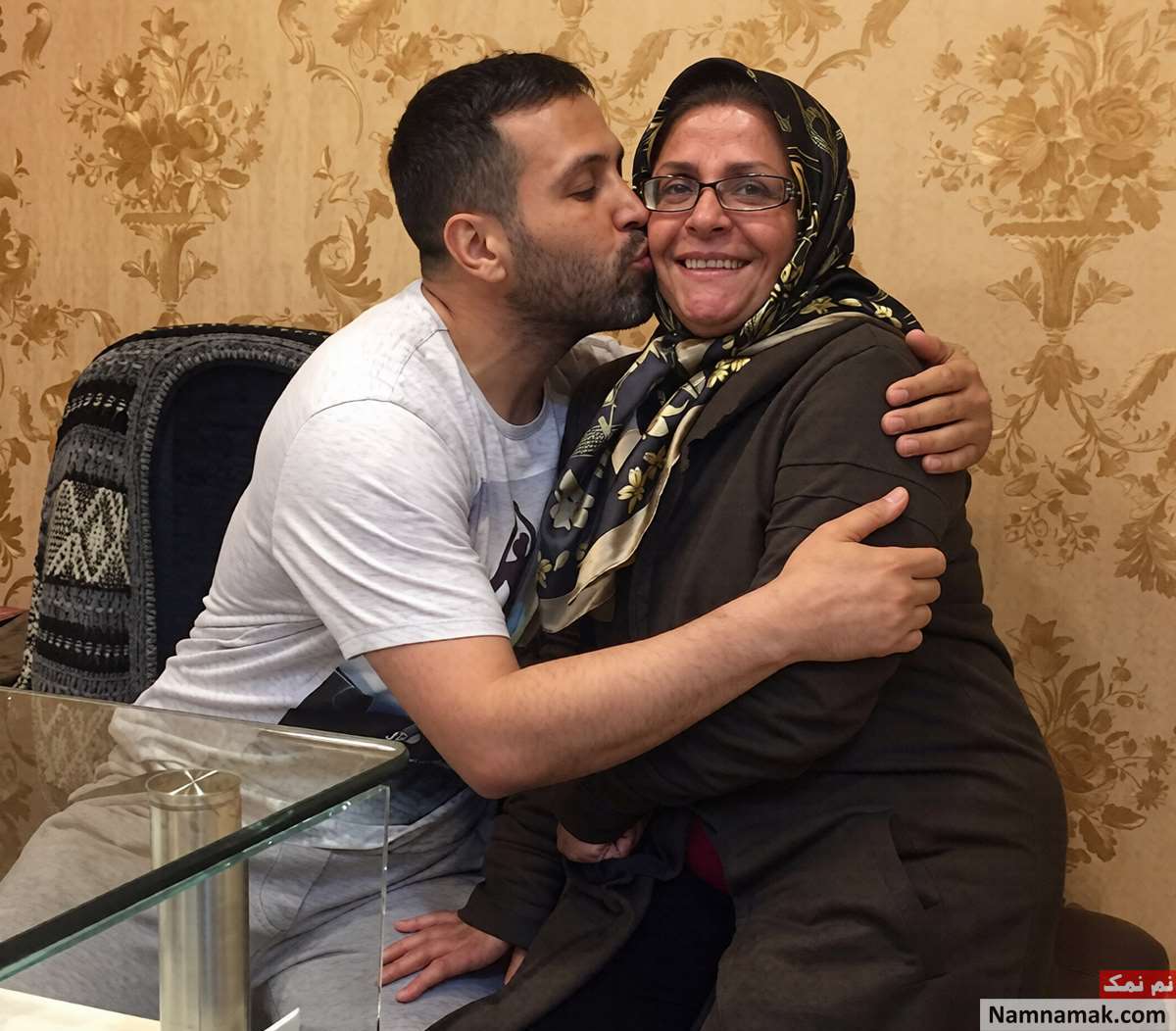 زندگینامه حامد کاویانپور و همسرش حامد کاویانپور و مادرش
