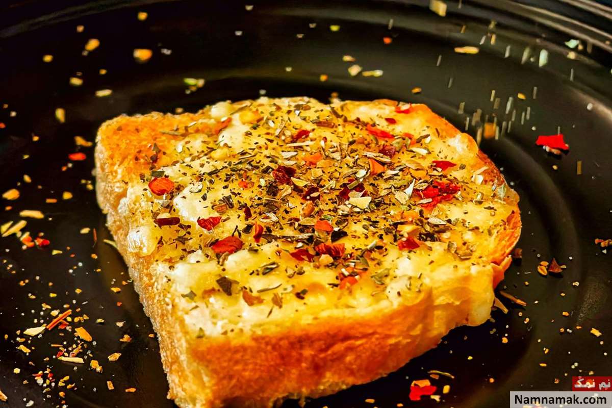طرز تهیه تست سیر و پنیر طرز تهیه تست سیر و پنیر