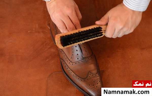نحوه تمیز کردن کفش چرم روشن