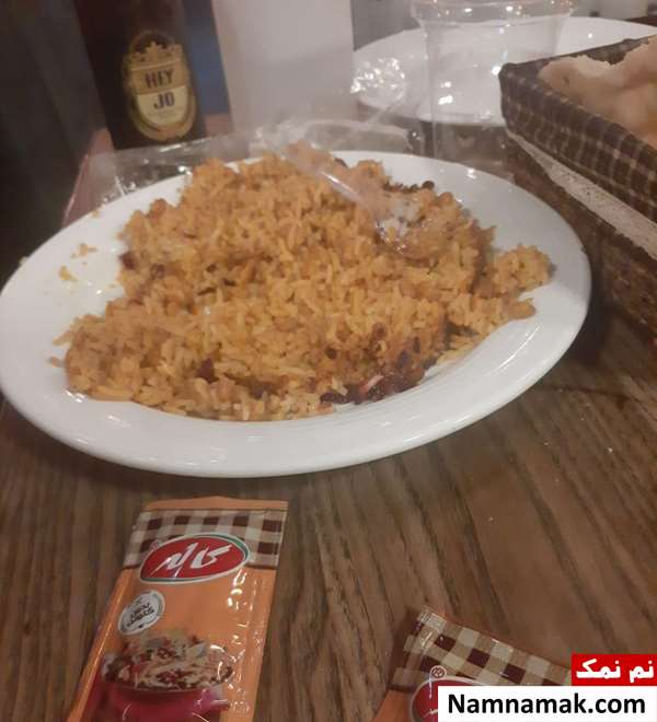 رستورانی در تهران که با دست غذا میخورن