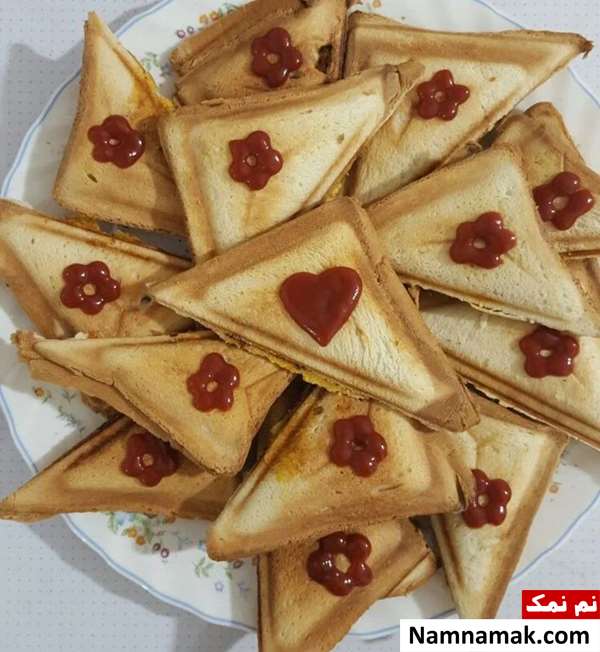 اسنک پنیری در ساندویچ ساز