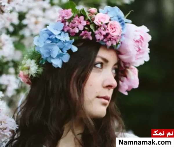 تاج گل عروس طبیعی