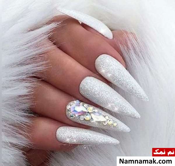 طراحی ناخن عروس با نگین