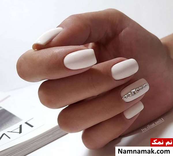 طراحی ناخن عروس سفید ساده و اکلیلی