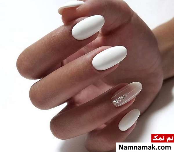 طراحی ناخن عروس سفید ساده و اکلیلی