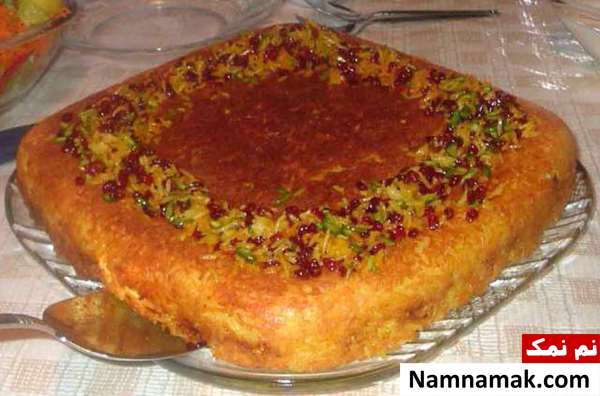 ته چین مرغ در قابلمه