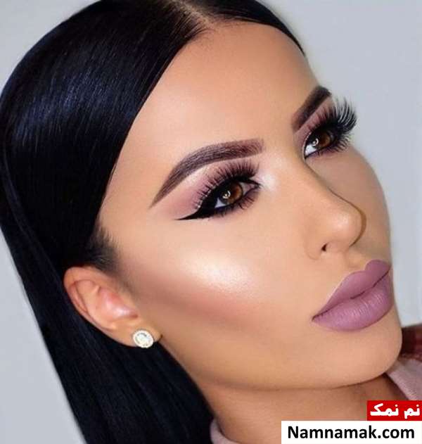 آرایش ساده با موی مشکی و پرکلاغی