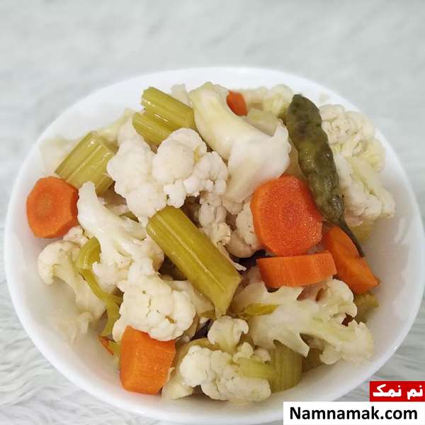برای سفید شدن گل کلم در شور چه باید کرد؟