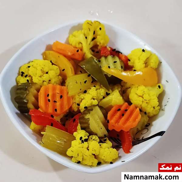 کلم شور زرد با زردچوبه