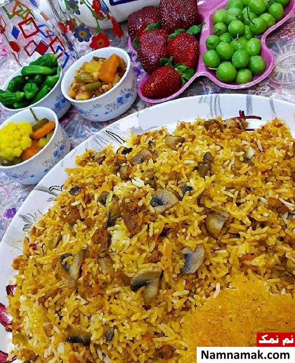 طرز تهیه پلو قارچ با گوشت