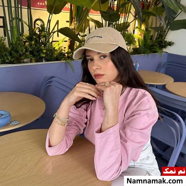 خلاصه داستان و معرفی بازیگران سریال چشم چران عمارت یا شاه ماهی بوچه بوسه قهرمان (پلین)