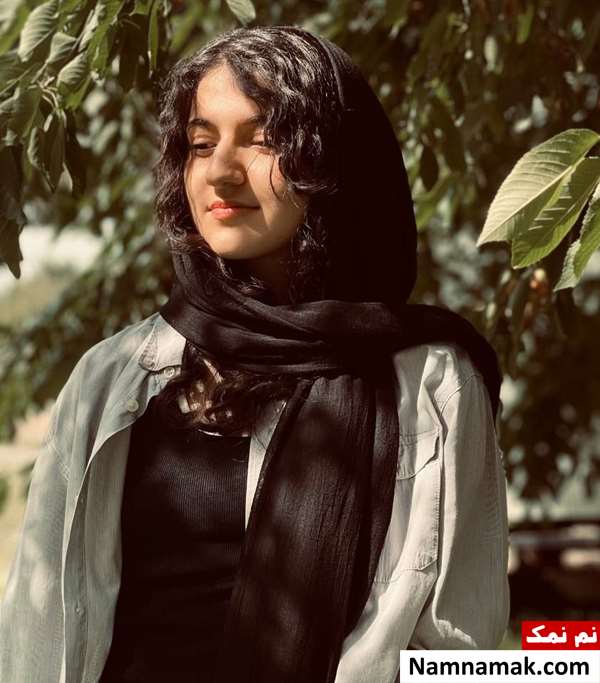 مهسا ایزدی
