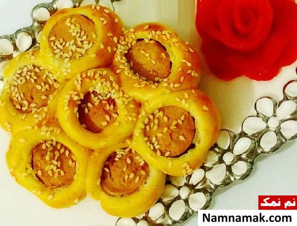 رول سوسیس با خمیر جادویی
