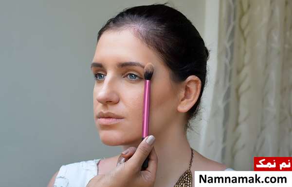 رژگونه زدن روی گونه رژگونه زدن روی گونه