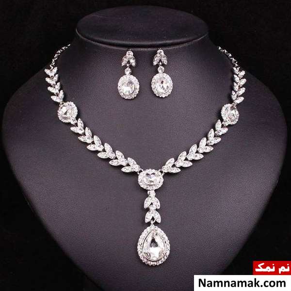 نیم ست نگین دار طلا سفید 