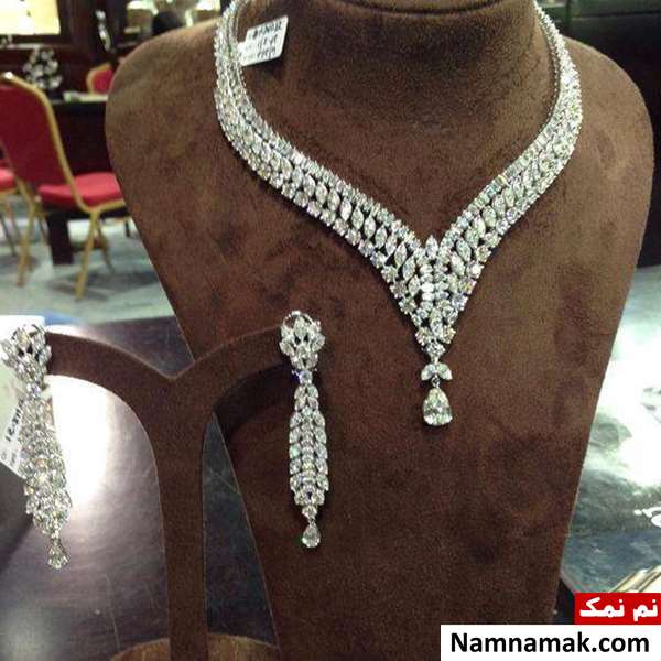 نیم ست طلا سفید نگین دار