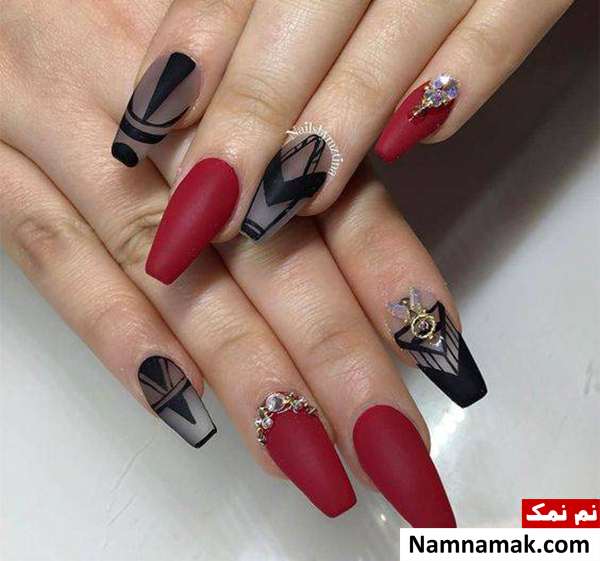 طرح لاک قرمز و مشکی کاشت و طراحی ناخن با لاک جیغ
