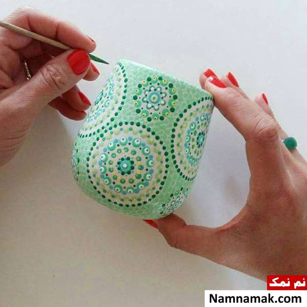 نقاشی روی فنجان با رنگ سبز