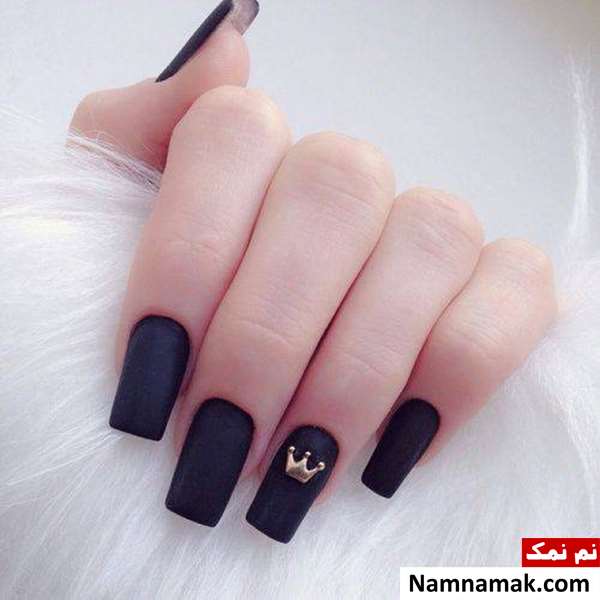 طراحی ناخن با لاک طلایی طراحی ناخن مشکی ساده