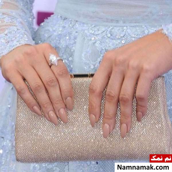طراحی ناخن جنیفر لوپز روی فرش قرمز