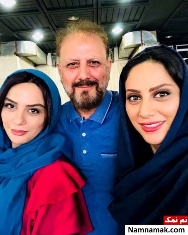 مارال و مونا فرجاد در کنار پدرشان 
