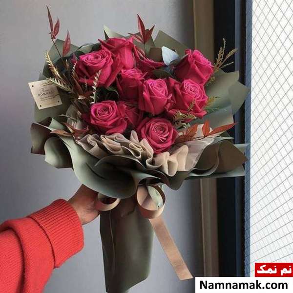 دسته گل رمانتیک دسته گل رمانتیک با تزیینات شیک