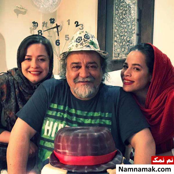 محمدرضا شریفی نیا محمدرضا شریفی نیا در کنار دخترانش