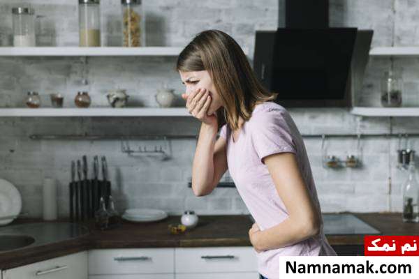 تهوع و استفراغ عوارض استفاده از لاک پاک کن
