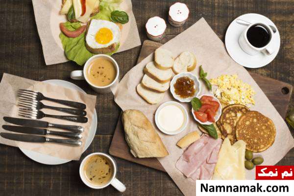 صبحانه مفصل خوردن میوه در صبخانه