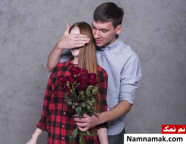 دادن گل به همسر سورپرایز سالگرد ازدواج