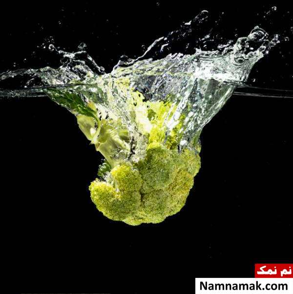 شستن کلم بروکلی با آب طریقه کرم زدایی کلم بروکلی