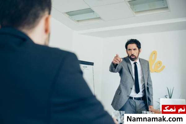 نشنه های بیماری پارانوئید