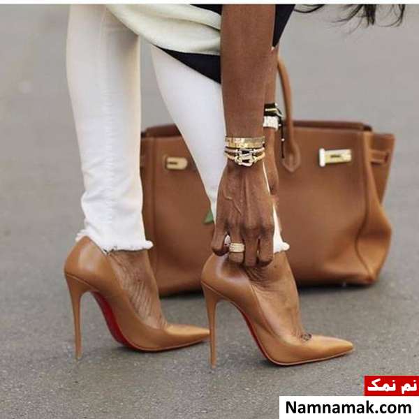 ست کردن کیف و کفش عسلی