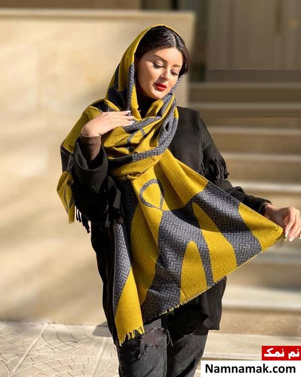 ست کردن مانتو مشکی با روسری طرح دار