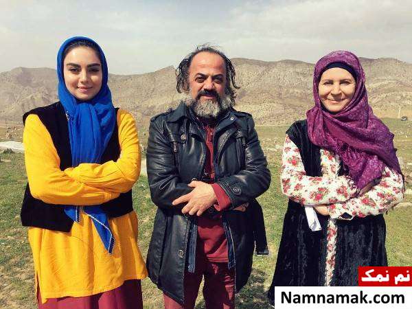 جواد افشار جواد افشار در کنار گلچهره سجادیه و مهشید جوادی