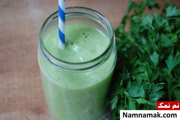 طرز تهیه اسموتی خیار و گشنیز