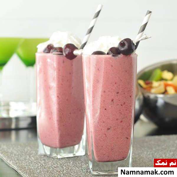 طرز تهیه میلک شیک آلبالویی