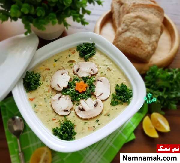 سوپ شیر و قارچ با آرد