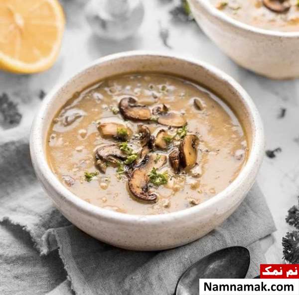 سوپ شیر و قارچ با آرد