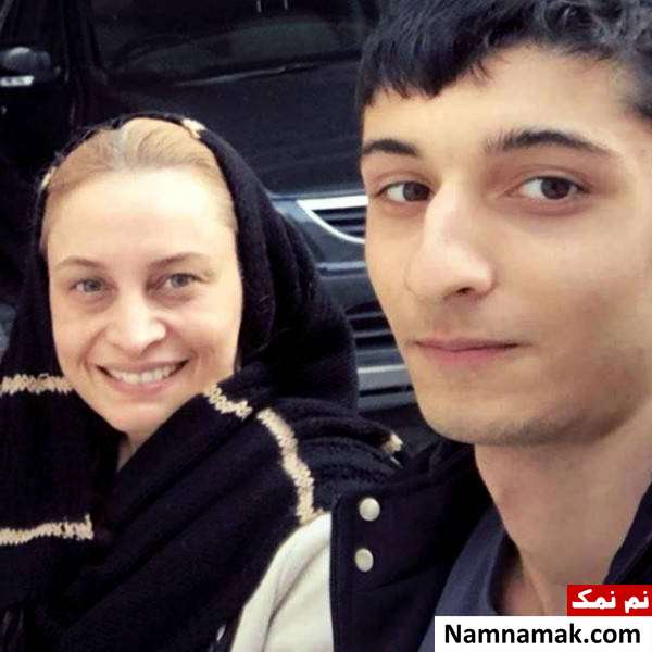 مریم کاویانی و پسرش مریم کاویانی در کنار پسرش