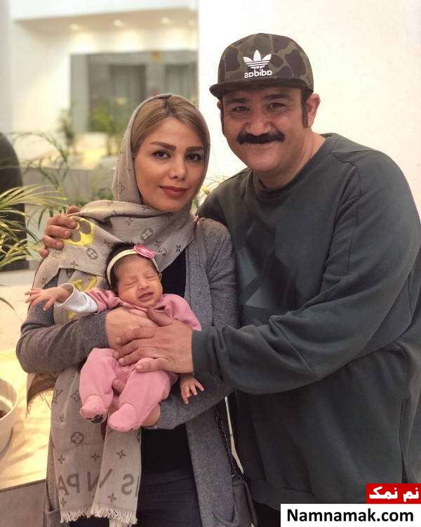 عکس خانوادگی مهران غفوریان با همسر و فرزندانش مهران غفوریان در کنار همسر و دخترش