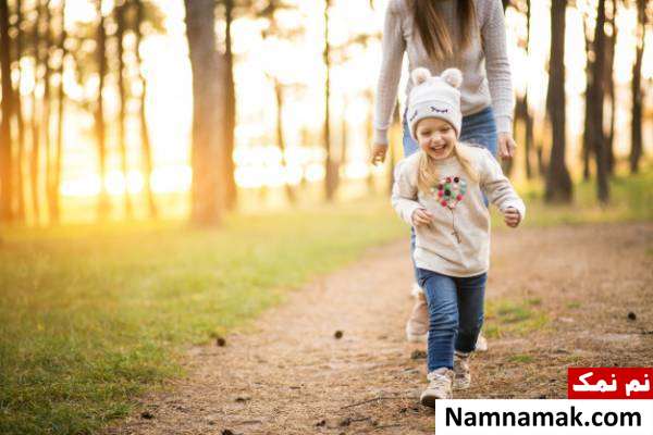 فعالیت کودک پیاده روی با کودک