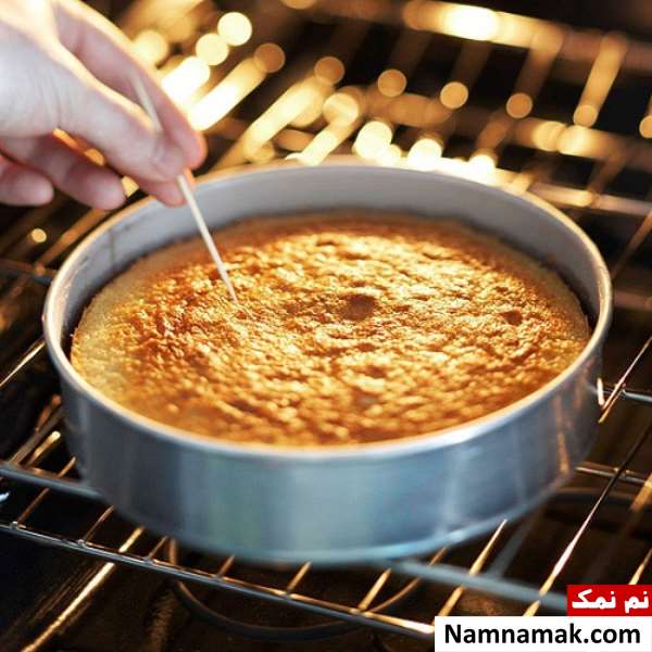 علت خمیر شدن وسط کیک