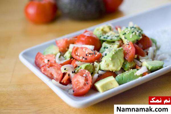 طرز تهیه سالاد گوجه و آووکادو