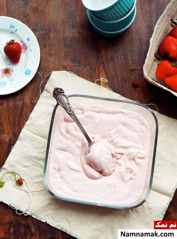 طرز تهیه کرم باترمیلک با توت فرنگی 