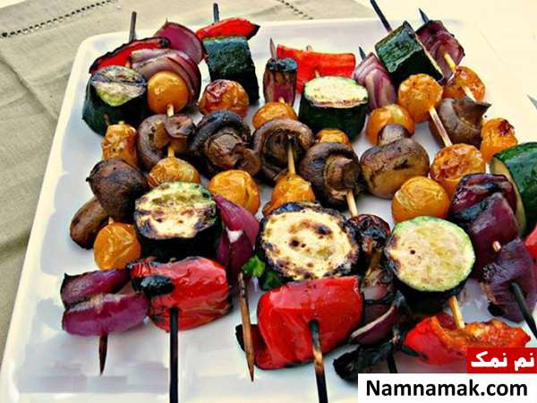 طرز تهیه سالاد سبزیجات کبابی با پنیر بز