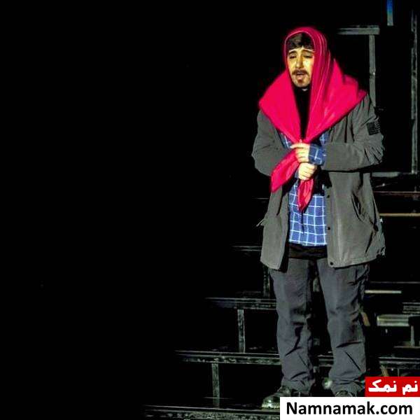 نسیم ادبی نسیم ادبی در نمایش آبی مایل به صورتی