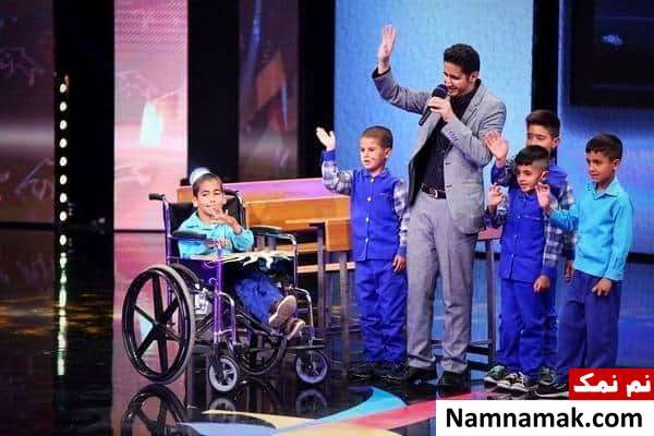 احسان قارزی و شاگردانش احسان قارزی و شاگردانش در برنامه عصر جدید